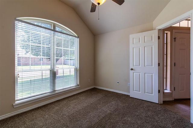 8121 Woodhue Drive, Oklahoma City, OK 73135