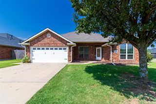 8121 Woodhue Drive, Oklahoma City, OK 73135