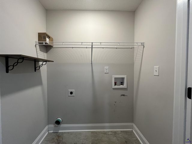 605 Charlestown Way, Bonaire, GA 31005
