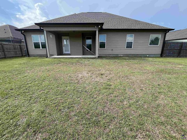 605 Charlestown Way, Bonaire, GA 31005