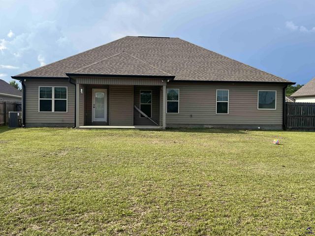 605 Charlestown Way, Bonaire, GA 31005