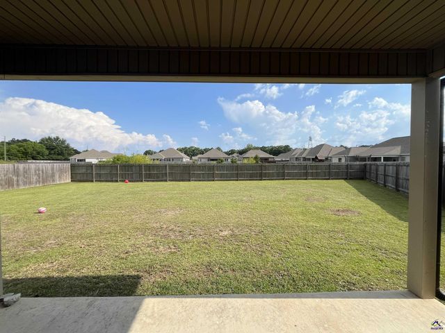 605 Charlestown Way, Bonaire, GA 31005