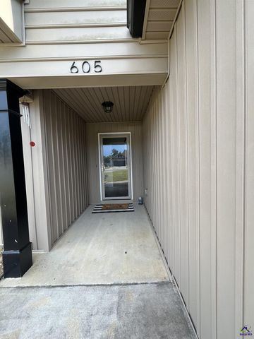 605 Charlestown Way, Bonaire, GA 31005