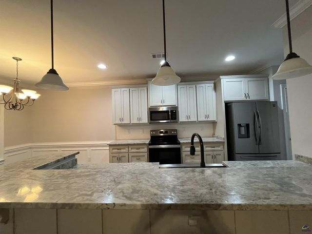 605 Charlestown Way, Bonaire, GA 31005
