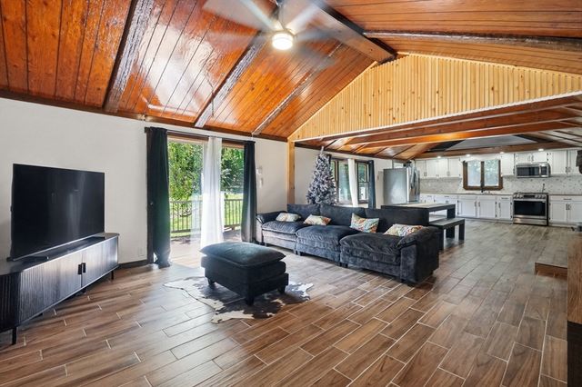 474 Glendale Rd, Hampden, MA 01036