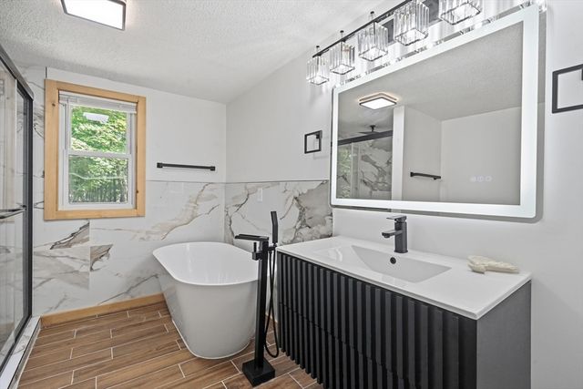 474 Glendale Rd, Hampden, MA 01036
