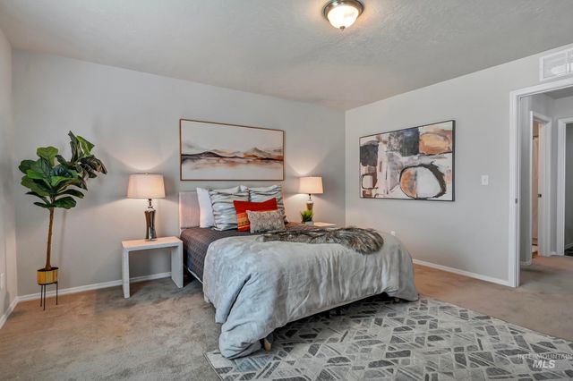 2526 N Honeysuckle Way, Kuna, ID 83634