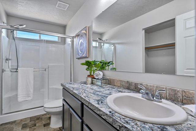 2526 N Honeysuckle Way, Kuna, ID 83634