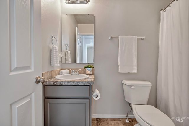 2526 N Honeysuckle Way, Kuna, ID 83634