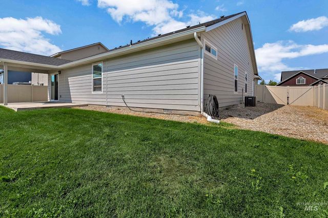 2526 N Honeysuckle Way, Kuna, ID 83634