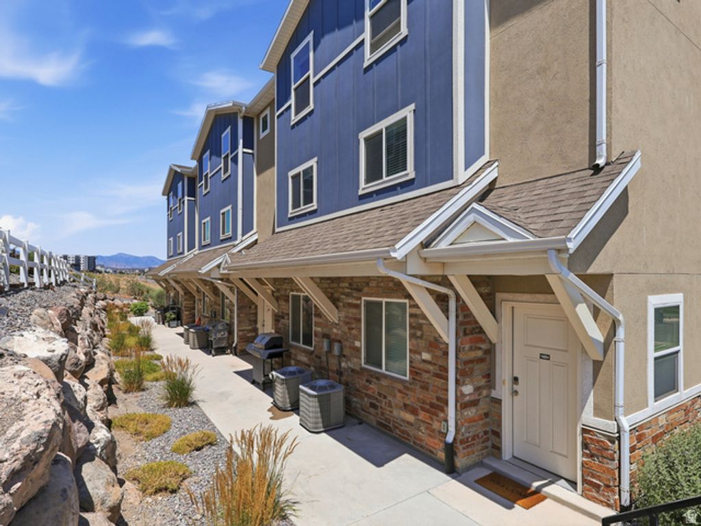 14862 S DIORITE CT, Herriman, UT 84096