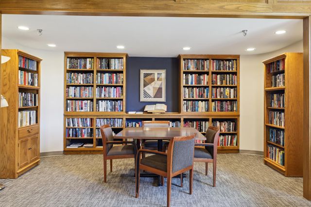 1181 Edgcumbe Road 501, Saint Paul, MN 55105