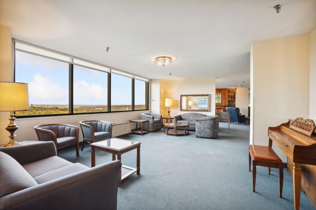 1181 Edgcumbe Road 501, Saint Paul, MN 55105