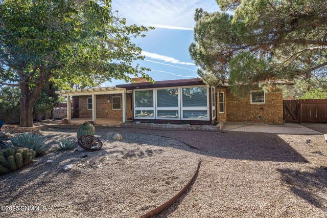 2704 Winston Avenue, Las Cruces, NM 88005