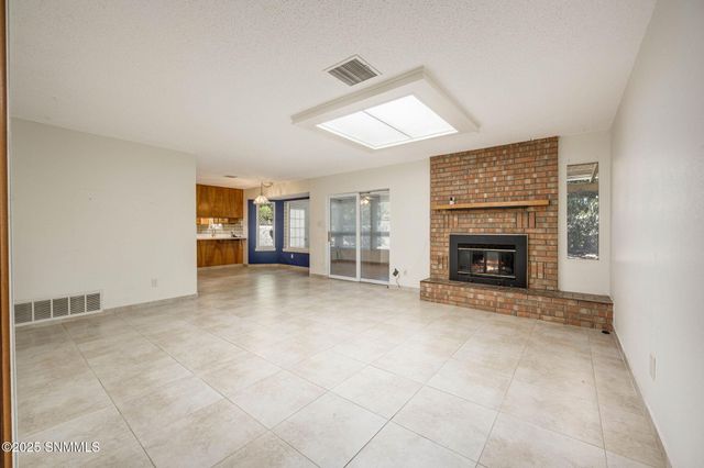 2704 Winston Avenue, Las Cruces, NM 88005