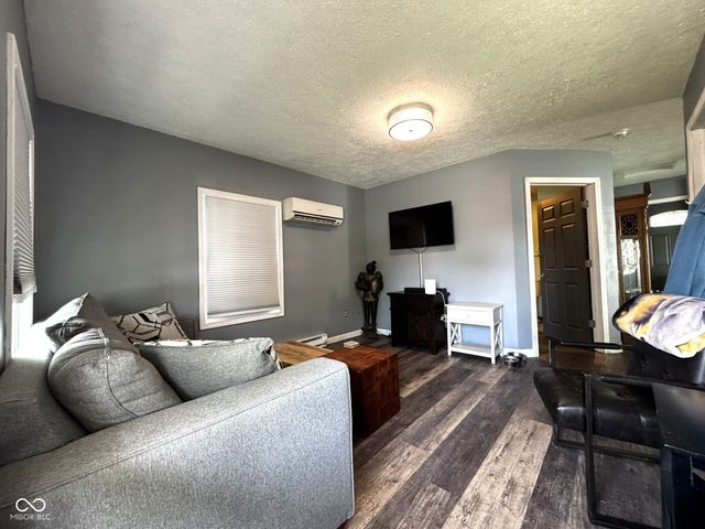 313 E 5th Street, Seymour, IN 47274