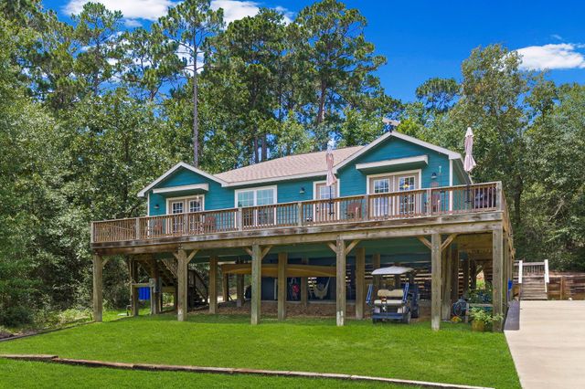 241 Whisperwood Drive, Onalaska, TX 77360