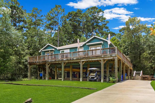 241 Whisperwood Drive, Onalaska, TX 77360