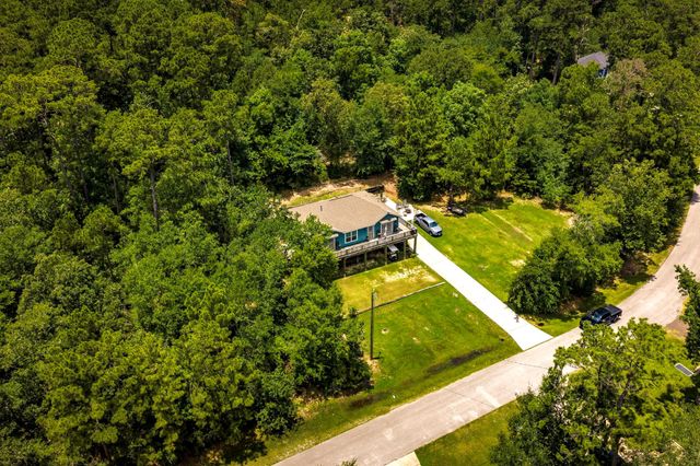 241 Whisperwood Drive, Onalaska, TX 77360