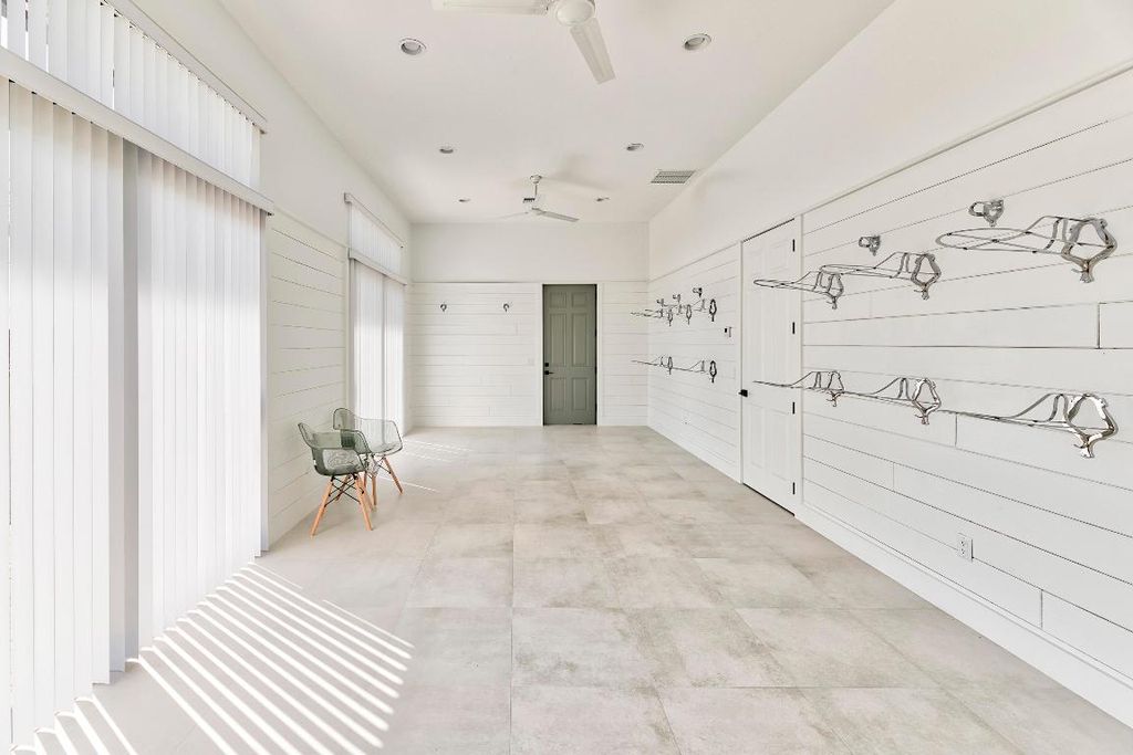 Image 13 of property listing at 5219 130th Avenue S, Wellington, FL 33449