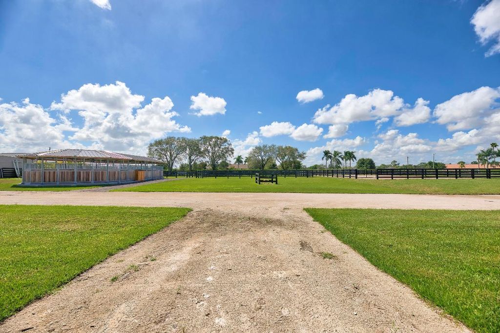 Image 15 of property listing at 5219 130th Avenue S, Wellington, FL 33449