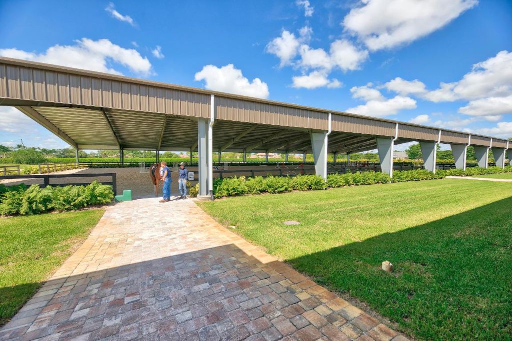 Image 7 of property listing at 5219 130th Avenue S, Wellington, FL 33449