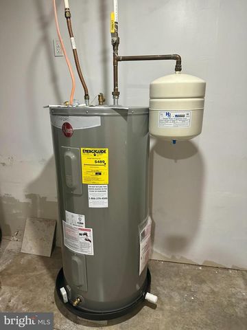 317 MOUNT PLEASANT ST, Coatesville, PA 19320