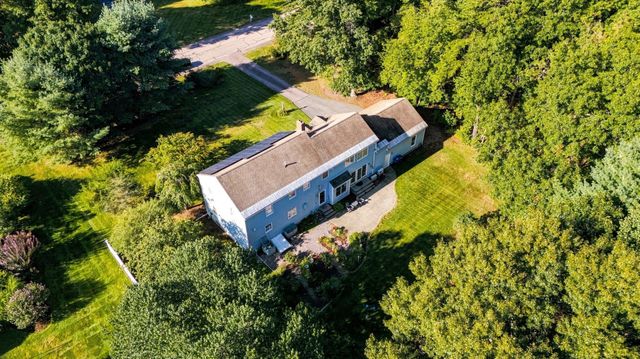 14 King Philip Path, Mendon, MA 01756
