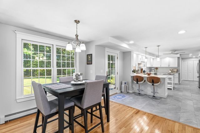 14 King Philip Path, Mendon, MA 01756