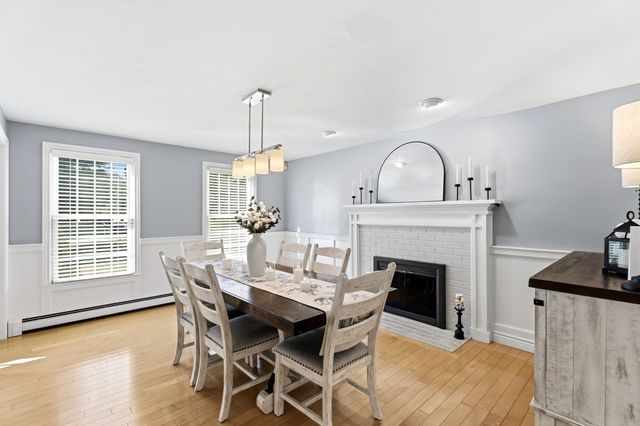 14 King Philip Path, Mendon, MA 01756