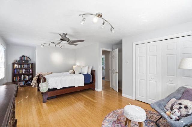 14 King Philip Path, Mendon, MA 01756