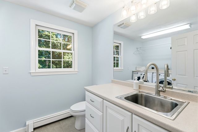 14 King Philip Path, Mendon, MA 01756