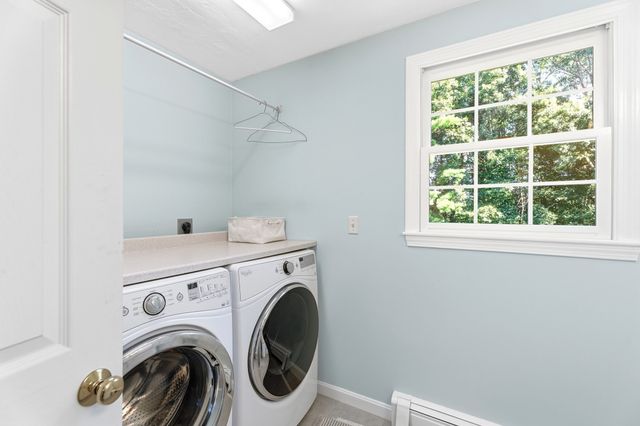 14 King Philip Path, Mendon, MA 01756
