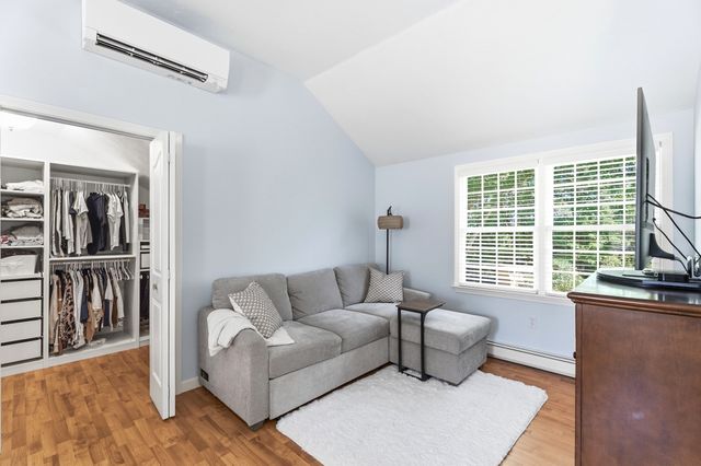 14 King Philip Path, Mendon, MA 01756