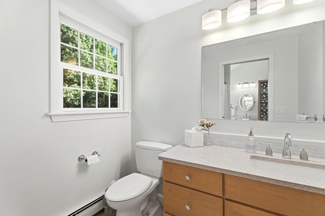 14 King Philip Path, Mendon, MA 01756