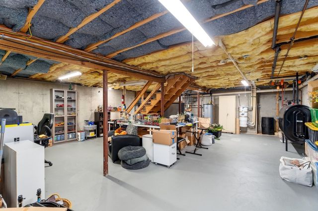 14 King Philip Path, Mendon, MA 01756