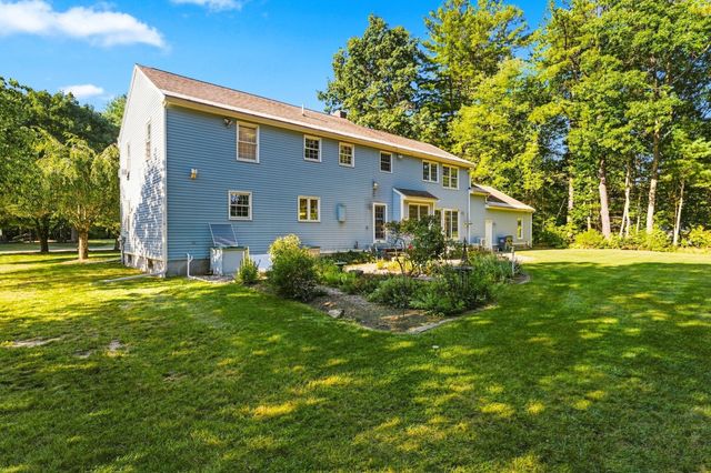 14 King Philip Path, Mendon, MA 01756