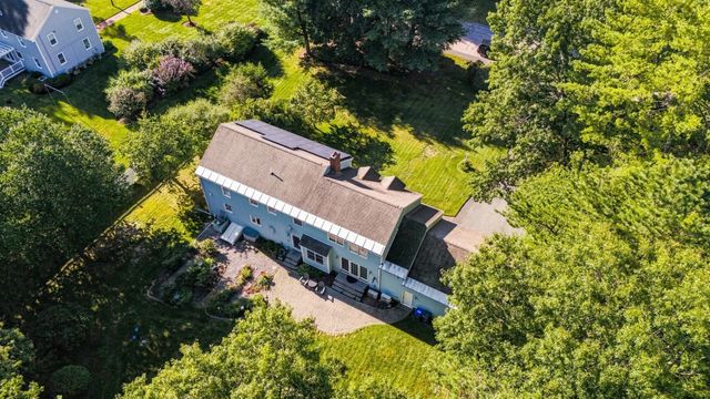 14 King Philip Path, Mendon, MA 01756