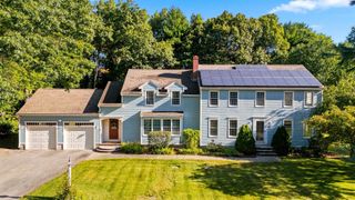 14 King Philip Path, Mendon, MA 01756