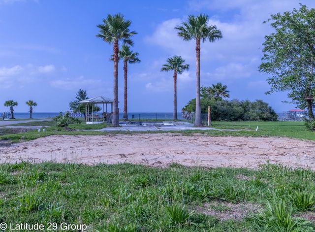 2588 Cliff Drive, Dickinson, TX 77539