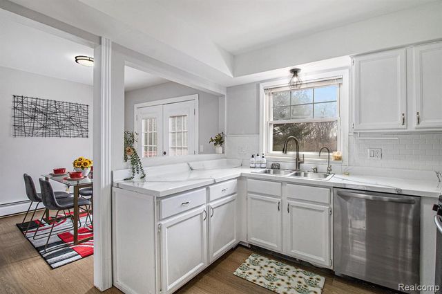 13428 Sequoia Lane, South Lyon, MI 48178