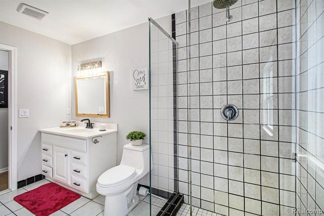 13428 Sequoia Lane, South Lyon, MI 48178