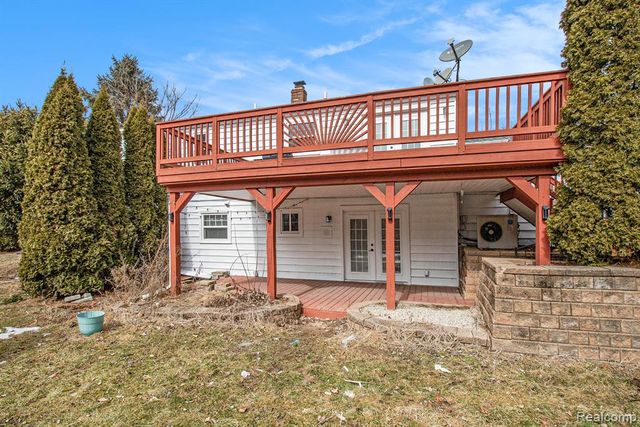 13428 Sequoia Lane, South Lyon, MI 48178