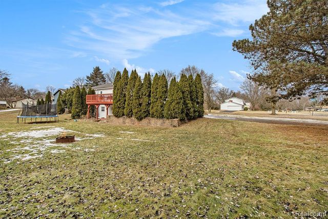 13428 Sequoia Lane, South Lyon, MI 48178