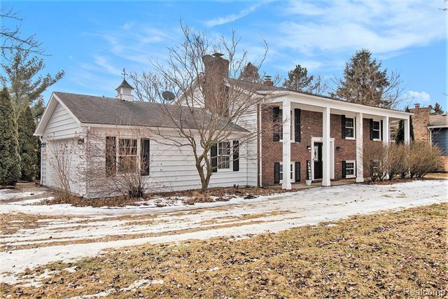 13428 Sequoia Lane, South Lyon, MI 48178