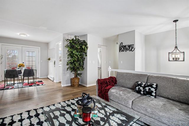 13428 Sequoia Lane, South Lyon, MI 48178