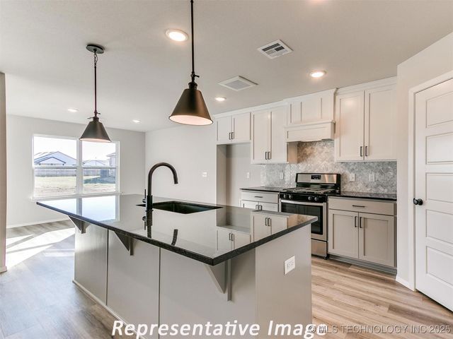 3442 E 153rd Street S, Bixby, OK 74008