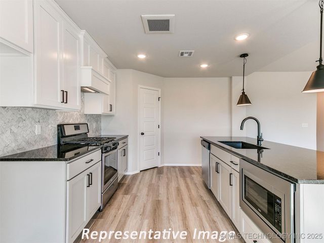 3442 E 153rd Street S, Bixby, OK 74008