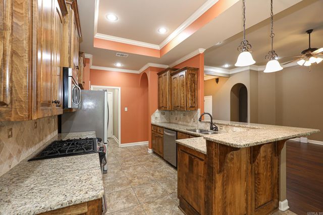 6009 HARDIN DR, Bryant, AR 72022