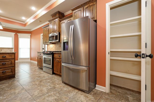 6009 HARDIN DR, Bryant, AR 72022